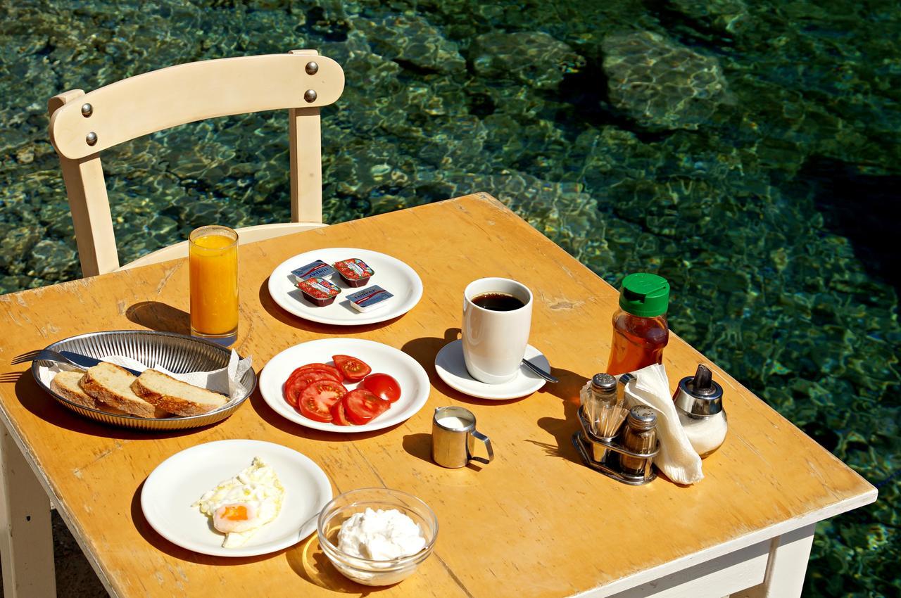 Madares Hotel Loutro Exterior photo