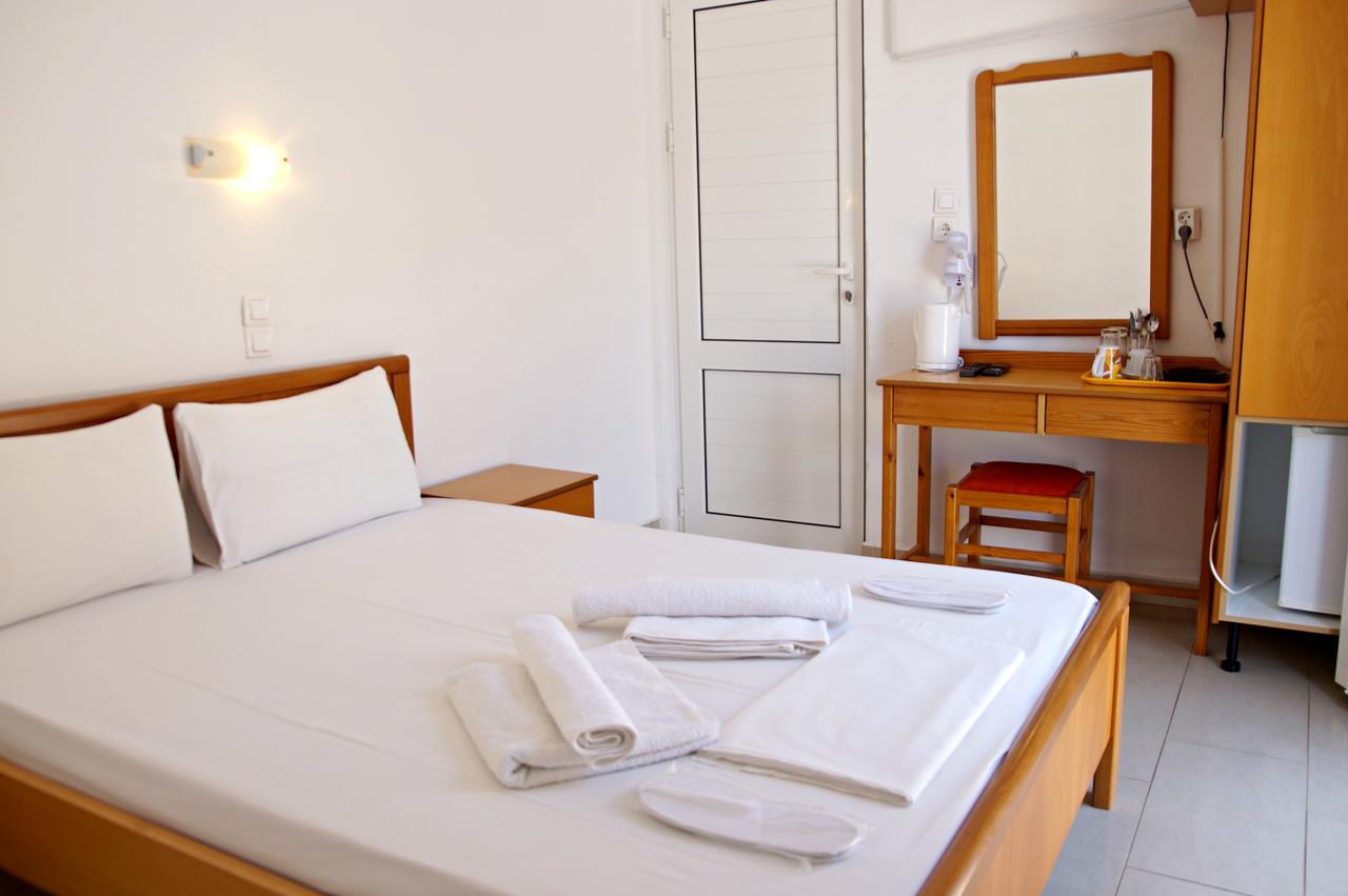 Madares Hotel Loutro Exterior photo