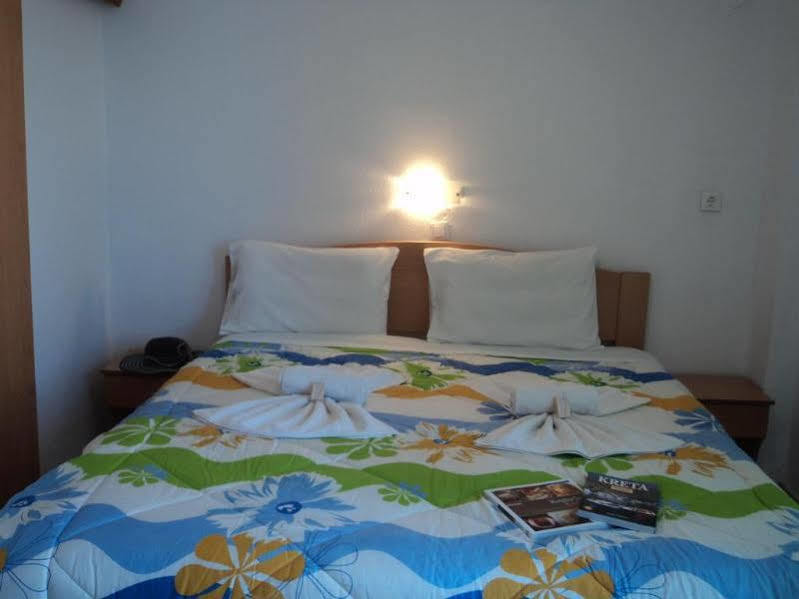 Madares Hotel Loutro Exterior photo